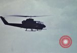 Standbild United States AH 1G Hubschrauber Ägypten, 1980, aus Sekunde 27 historischem Filmmaterial Videoclip 65675048348