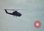 Standbild United States AH 1G Hubschrauber Ägypten, 1980, aus Sekunde 34 historischem Filmmaterial Videoclip 65675048348