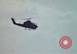 Standbild United States AH 1G Hubschrauber Ägypten, 1980, aus Sekunde 37 historischem Filmmaterial Videoclip 65675048348