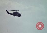 Standbild United States AH 1G Hubschrauber Ägypten, 1980, aus Sekunde 38 historischem Filmmaterial Videoclip 65675048348