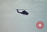 Standbild United States AH 1G Hubschrauber Ägypten, 1980, aus Sekunde 43 historischem Filmmaterial Videoclip 65675048348
