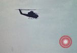 Standbild United States AH 1G Hubschrauber Ägypten, 1980, aus Sekunde 45 historischem Filmmaterial Videoclip 65675048348