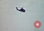Standbild United States AH 1G Hubschrauber Ägypten, 1980, aus Sekunde 48 historischem Filmmaterial Videoclip 65675048348
