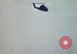Standbild United States AH 1G Hubschrauber Ägypten, 1980, aus Sekunde 49 historischem Filmmaterial Videoclip 65675048348