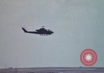 Standbild United States AH 1G Hubschrauber Ägypten, 1980, aus Sekunde 52 historischem Filmmaterial Videoclip 65675048348