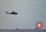 Standbild United States AH 1G Hubschrauber Ägypten, 1980, aus Sekunde 56 historischem Filmmaterial Videoclip 65675048348