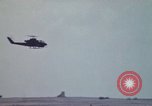 Standbild United States AH 1G Hubschrauber Ägypten, 1980, aus Sekunde 57 historischem Filmmaterial Videoclip 65675048348