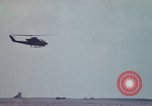 Standbild United States AH 1G Hubschrauber Ägypten, 1980, aus Sekunde 58 historischem Filmmaterial Videoclip 65675048348