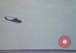 Standbild United States AH 1G Hubschrauber Ägypten, 1980, aus Sekunde 60 historischem Filmmaterial Videoclip 65675048348