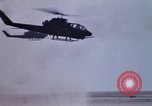 Standbild USA UH 60 Hubschrauber Ägypten, 1980, aus Sekunde 13 historischem Filmmaterial Videoclip 65675048349