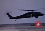 Standbild USA UH 60 Hubschrauber Ägypten, 1980, aus Sekunde 39 historischem Filmmaterial Videoclip 65675048349