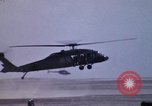 Standbild USA UH 60 Hubschrauber Ägypten, 1980, aus Sekunde 44 historischem Filmmaterial Videoclip 65675048349