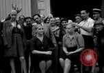Standbild kollaborierenden Mädchen Menton Frankreich, 1944, aus Sekunde 23 historischem Filmmaterial Videoclip 65675048352
