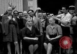 Standbild kollaborierenden Mädchen Menton Frankreich, 1944, aus Sekunde 24 historischem Filmmaterial Videoclip 65675048352