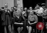Standbild kollaborierenden Mädchen Menton Frankreich, 1944, aus Sekunde 27 historischem Filmmaterial Videoclip 65675048352