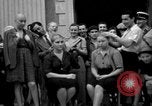 Standbild kollaborierenden Mädchen Menton Frankreich, 1944, aus Sekunde 31 historischem Filmmaterial Videoclip 65675048352