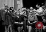 Standbild kollaborierenden Mädchen Menton Frankreich, 1944, aus Sekunde 32 historischem Filmmaterial Videoclip 65675048352