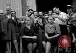Standbild kollaborierenden Mädchen Menton Frankreich, 1944, aus Sekunde 34 historischem Filmmaterial Videoclip 65675048352