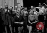 Standbild kollaborierenden Mädchen Menton Frankreich, 1944, aus Sekunde 37 historischem Filmmaterial Videoclip 65675048352