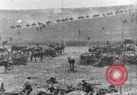 Image des soldats britanniques dans la bataille de la Somme France, 1916, de la seconde 28 séquences d'archives historiques vidéo 65675048355