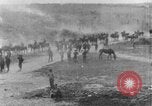 Image des soldats britanniques dans la bataille de la Somme France, 1916, de la seconde 50 séquences d'archives historiques vidéo 65675048355