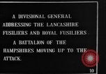 Image général britannique adresses troupes qui entrez la bataille de la Somme France, 1916, de la seconde 3 séquences d'archives historiques vidéo 65675048358