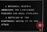Image général britannique adresses troupes qui entrez la bataille de la Somme France, 1916, de la seconde 9 séquences d'archives historiques vidéo 65675048358