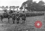 Image général britannique adresses troupes qui entrez la bataille de la Somme France, 1916, de la seconde 26 séquences d'archives historiques vidéo 65675048358