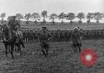 Image général britannique adresses troupes qui entrez la bataille de la Somme France, 1916, de la seconde 36 séquences d'archives historiques vidéo 65675048358