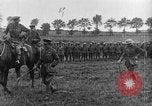 Image général britannique adresses troupes qui entrez la bataille de la Somme France, 1916, de la seconde 38 séquences d'archives historiques vidéo 65675048358