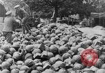 Image Les troupes britanniques employant Plum Pudding mortiers France, 1916, de la seconde 18 séquences d'archives historiques vidéo 65675048360