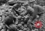 Image Les troupes britanniques employant Plum Pudding mortiers France, 1916, de la seconde 25 séquences d'archives historiques vidéo 65675048360
