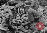 Image Les troupes britanniques employant Plum Pudding mortiers France, 1916, de la seconde 28 séquences d'archives historiques vidéo 65675048360