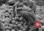 Image Les troupes britanniques employant Plum Pudding mortiers France, 1916, de la seconde 30 séquences d'archives historiques vidéo 65675048360