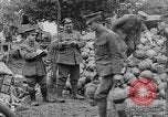Image Les troupes britanniques employant Plum Pudding mortiers France, 1916, de la seconde 42 séquences d'archives historiques vidéo 65675048360
