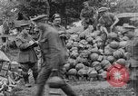 Image Les troupes britanniques employant Plum Pudding mortiers France, 1916, de la seconde 45 séquences d'archives historiques vidéo 65675048360