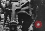 Image tir des soldats britanniques 945 pouce du mortier France, 1916, de la seconde 10 séquences d'archives historiques vidéo 65675048364