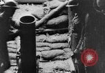Image tir des soldats britanniques 945 pouce du mortier France, 1916, de la seconde 14 séquences d'archives historiques vidéo 65675048364