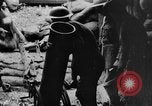 Image tir des soldats britanniques 945 pouce du mortier France, 1916, de la seconde 17 séquences d'archives historiques vidéo 65675048364