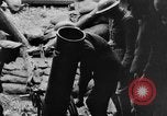Image tir des soldats britanniques 945 pouce du mortier France, 1916, de la seconde 19 séquences d'archives historiques vidéo 65675048364