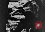 Image tir des soldats britanniques 945 pouce du mortier France, 1916, de la seconde 21 séquences d'archives historiques vidéo 65675048364