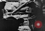 Image tir des soldats britanniques 945 pouce du mortier France, 1916, de la seconde 23 séquences d'archives historiques vidéo 65675048364