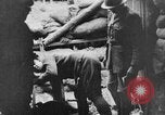 Image tir des soldats britanniques 945 pouce du mortier France, 1916, de la seconde 30 séquences d'archives historiques vidéo 65675048364