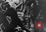 Image tir des soldats britanniques 945 pouce du mortier France, 1916, de la seconde 41 séquences d'archives historiques vidéo 65675048364