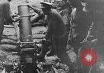 Image tir des soldats britanniques 945 pouce du mortier France, 1916, de la seconde 43 séquences d'archives historiques vidéo 65675048364