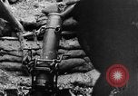 Image tir des soldats britanniques 945 pouce du mortier France, 1916, de la seconde 53 séquences d'archives historiques vidéo 65675048364