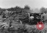 Standbild British 18 pounder Batterie Artillerie feuern Frankreich, 1916, aus Sekunde 12 historischem Filmmaterial Videoclip 65675048365