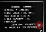 Image soldats britanniques transporter des camarades blessés France, 1916, de la seconde 7 séquences d'archives historiques vidéo 65675048369