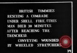 Image soldats britanniques transporter des camarades blessés France, 1916, de la seconde 8 séquences d'archives historiques vidéo 65675048369