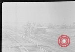 Standbild Holts Traktoren Bewegen von schweren Geschützen Frankreich, 1918, aus Sekunde 1 historischem Filmmaterial Videoclip 65675048370